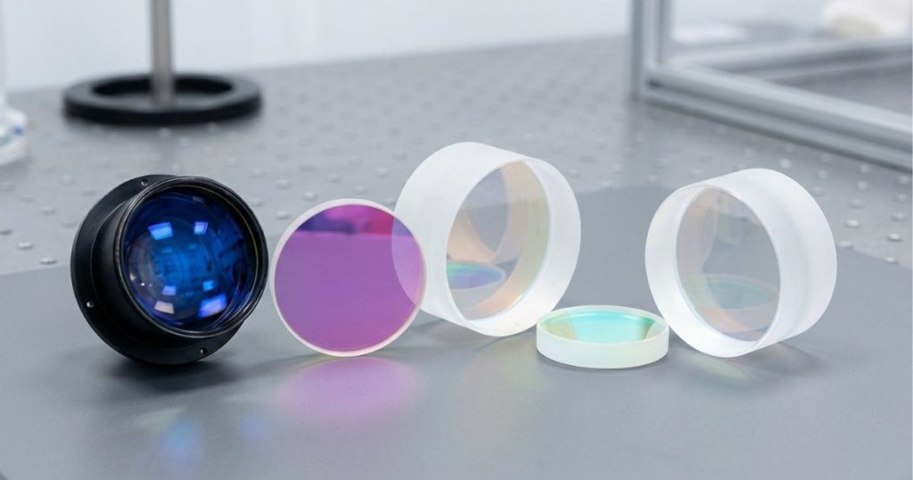Femtosekundenlaseroptik: Entwicklung kürzester Pulse in der Photonik 5 Femtosekundenlaseroptik: Entwicklung kürzester Pulse in der Photonik 4