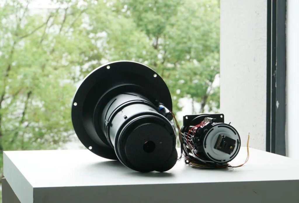 How Infrared Autofocus Systems Work And What to Look for When Specifying One 1 Infrared Motorized Zoom Lens Assembly